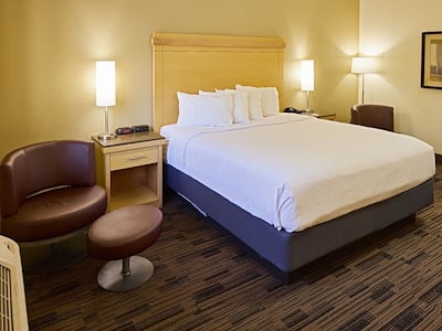 Rooms at LivINN Hotel,South Burnsville