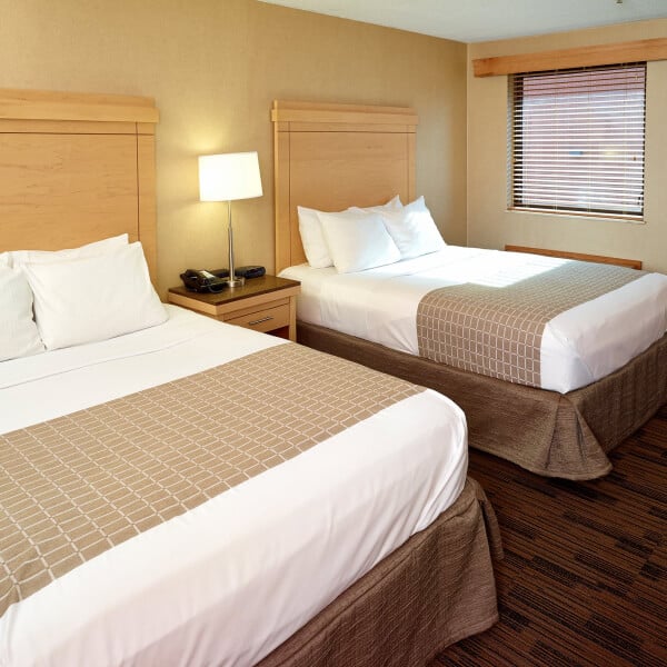 2-queen-non-smoking-room-at-livinn-hotel-south-burnsville