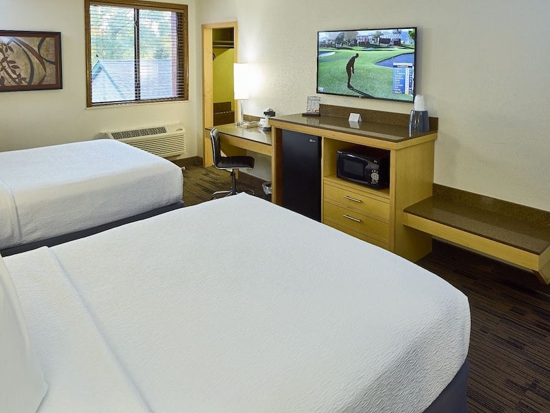 Premium 2 Queen Non Smoking Room at LivINN Hotel, South Burnsville